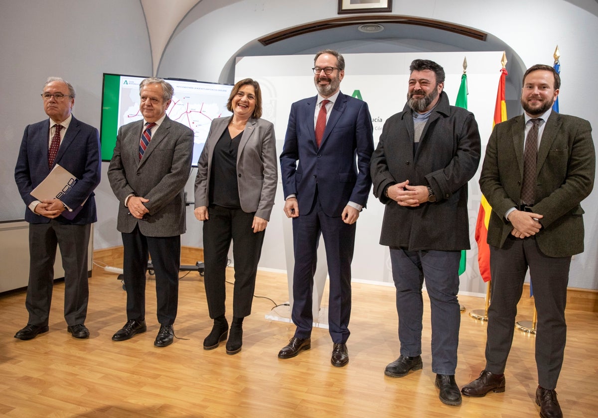 Díaz, Fuentes, Borrego, Molina, Palomares y López, este martes en la delegación del Gobierno