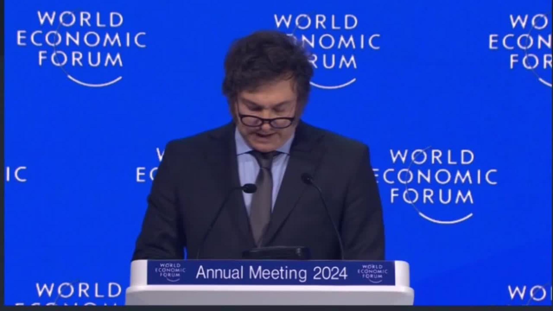 Milei ataca en Davos las agendas internacionales del feminismo y el medioambiente