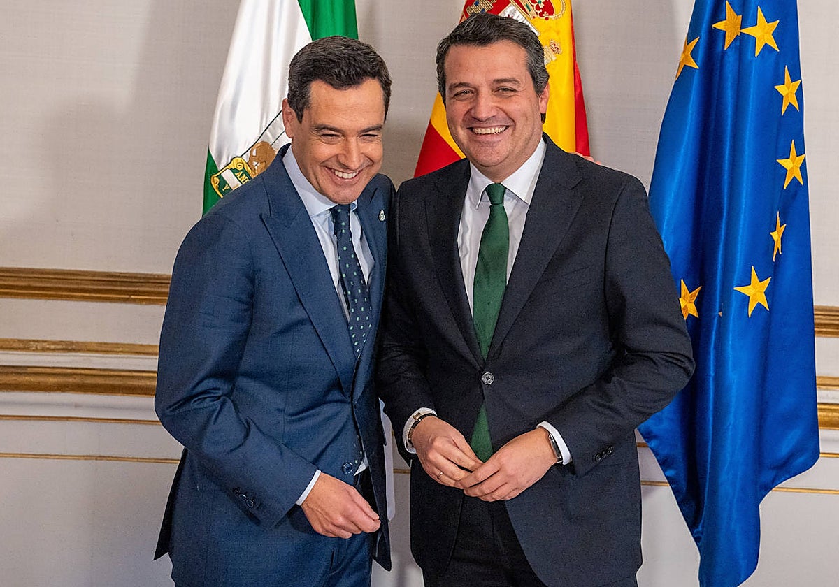 Juanma Moreno y José María Bellido, durante la reunión