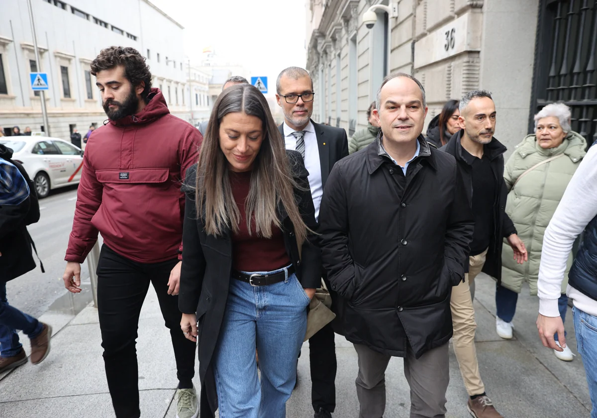 Míriam Nogueras y Jordi Turull, a su llegada este miércoles al Congreso para su reunión con Santos Cerdán