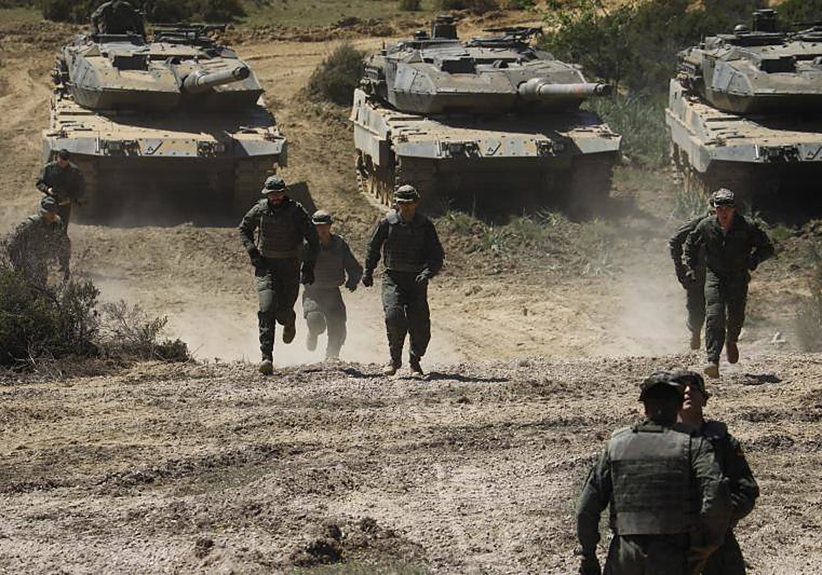 Militares durante unas maniobras en Cerro Muriano