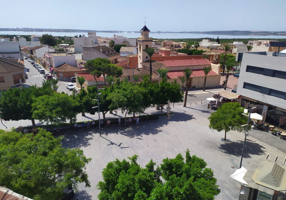 Panorámica del casco urbano de Los Montesinos, en una imagen de la web municipal.