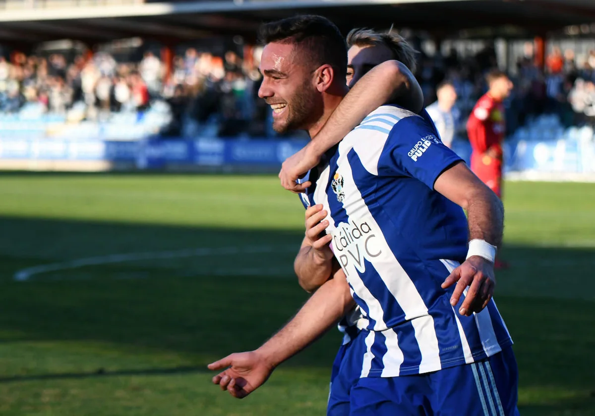 Lolo Plá marcó dos goles, uno en cada parte, en su debut con el CF Talavera