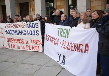 El oeste de Castilla y León toma las calles para exigir al Gobierno avances en sus infraestructuras ferroviarias