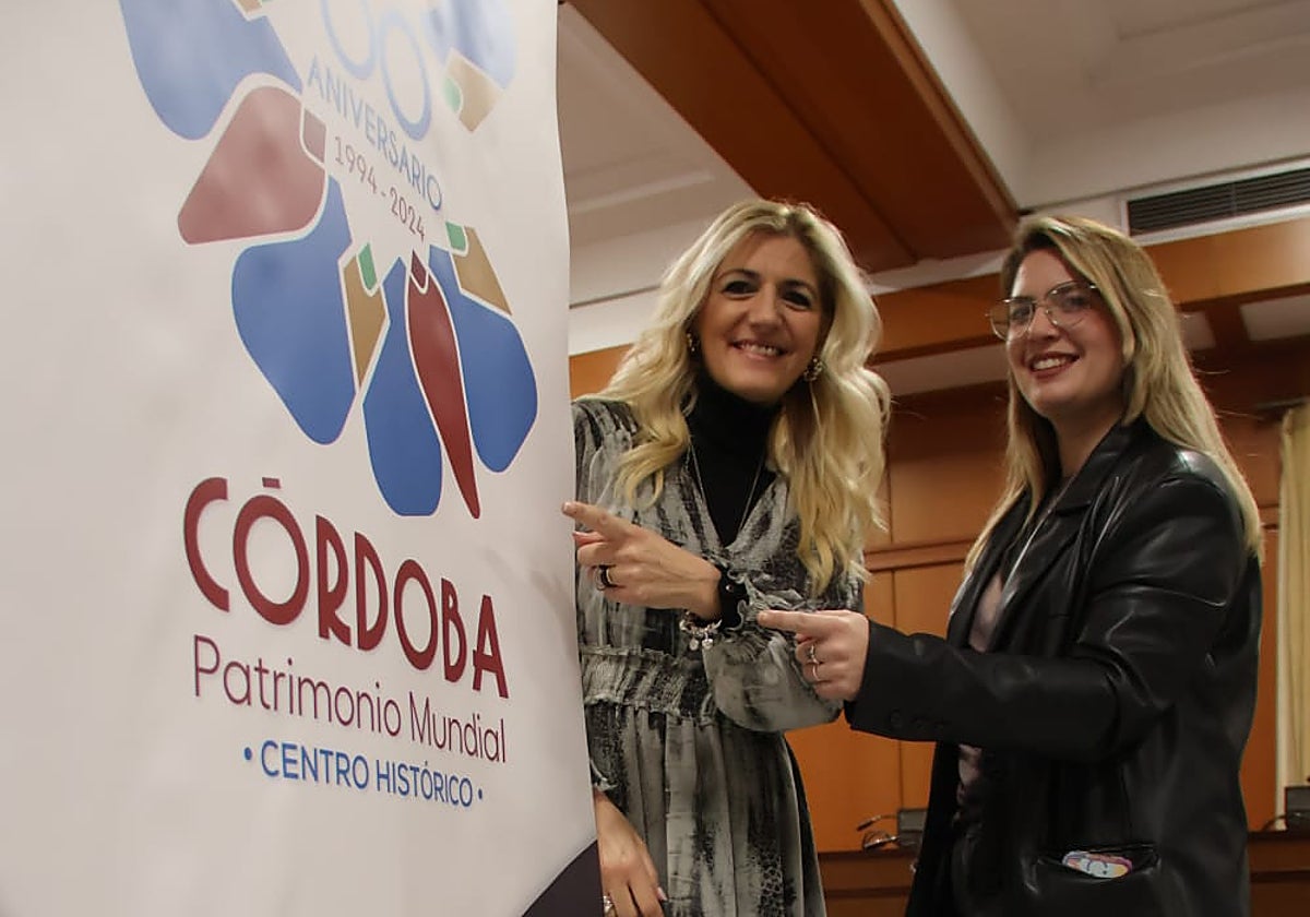 La concejala Lourdes Morales, a la izquierda