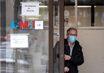 La mascarilla deja de ser obligatoria en centros de salud y hospitales de la Comunidad de Madrid desde este miércoles