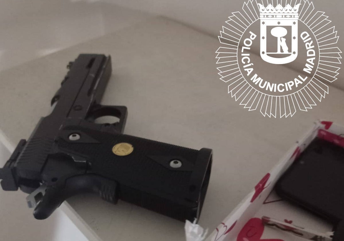 Pistola incautada por la Policía a los narcos tras el secuestro