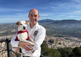 Pipper, el perro 'influencer' que ha recorrido 70.000 kilómetros defendiendo los derechos caninos