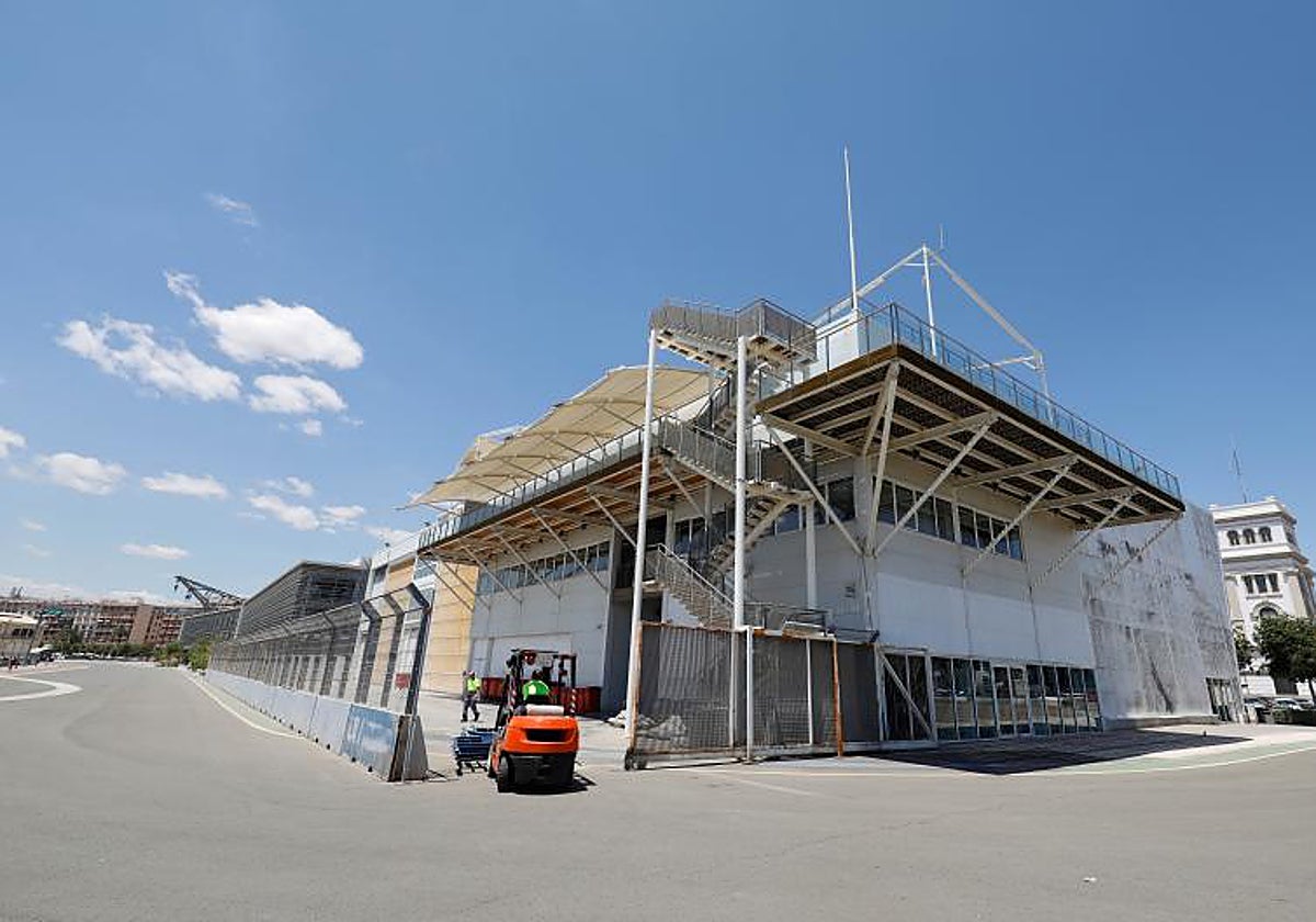 Imagen de archivo de la base del Alinghi en la Marina de Valencia