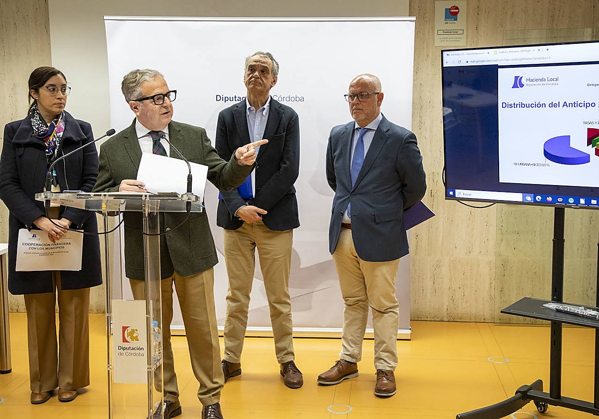 Salvador Fuentes, al presentar el anticipo a los ayuntamientos