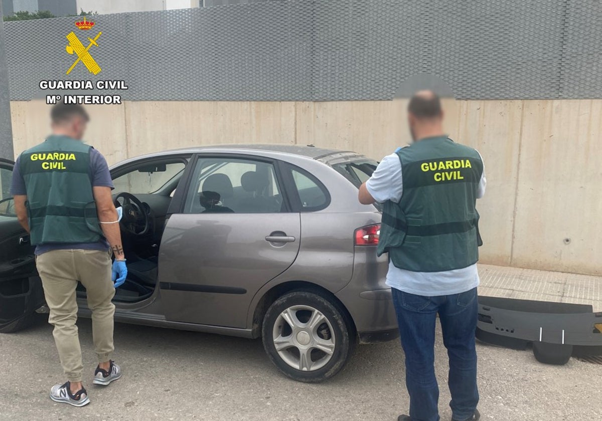 Efectivos de la Guardia Civil durante una intervención.