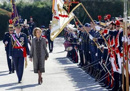 Doña Sofía preside el acto más solemne de la Guardia Real
