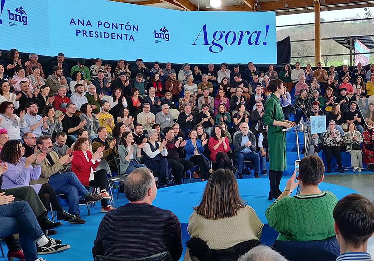 Pontón, durante el acto celebrado por el BNG este domingo en el Multiusos do Sar