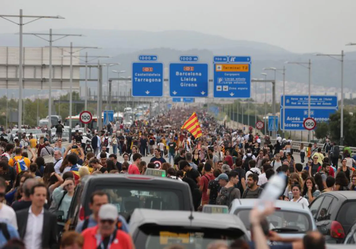 Marcha para ocupar el Aeropuerto de El Prat, tras la sentencia del 'procés'