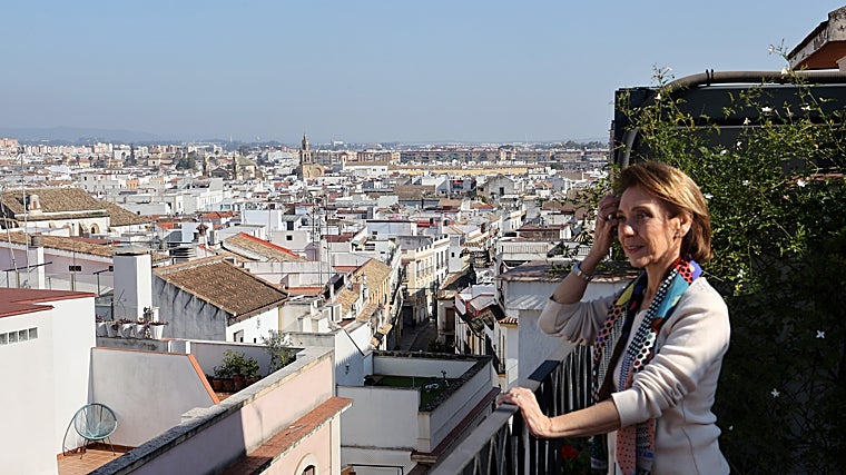 Matilde de La-Hoz, en la terraza del piso quen gestiona