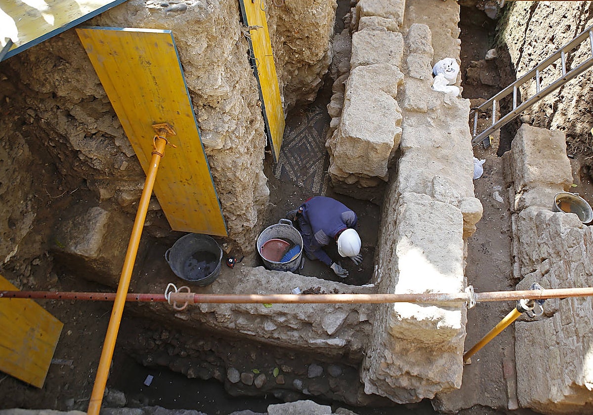 Excavación arqueológica en el Patio de los Naranjos de la Mezquita-Catedral de Córdoba