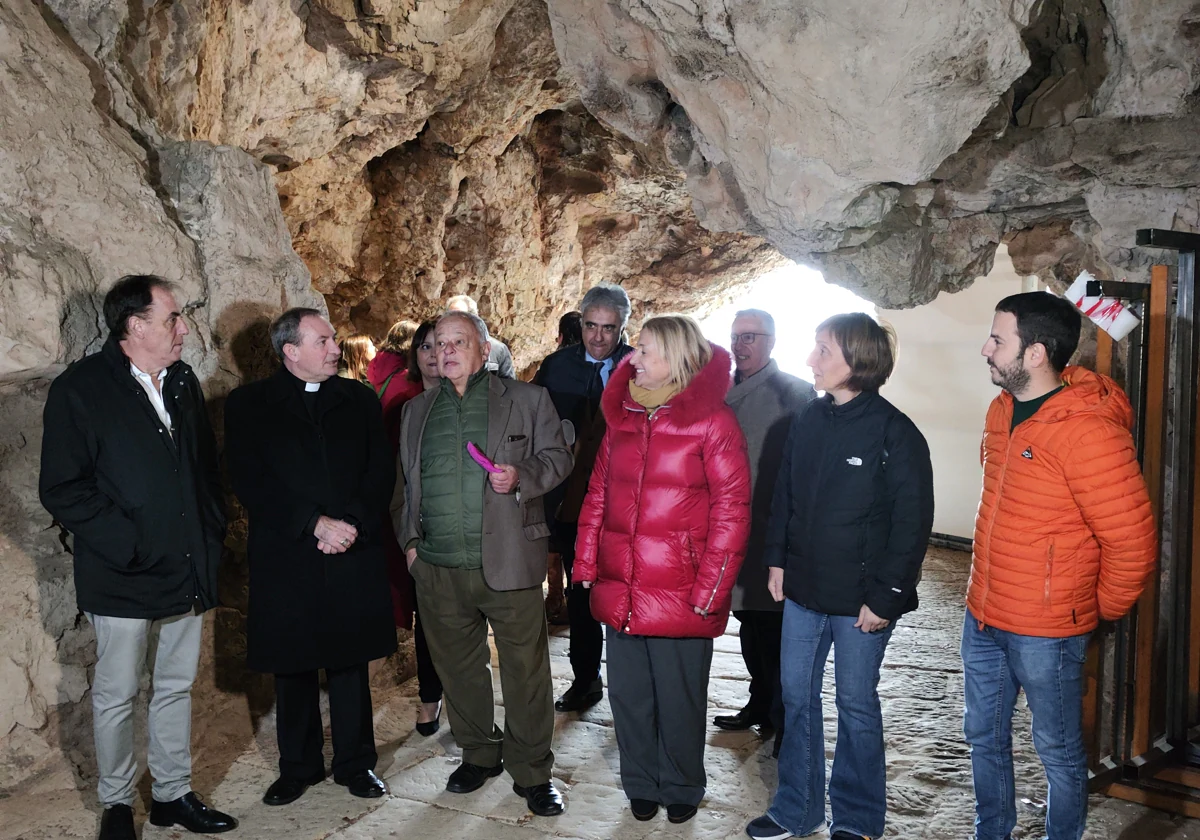 El consejero de Cultura, Gonzalo Santonja, en su visita a Soria