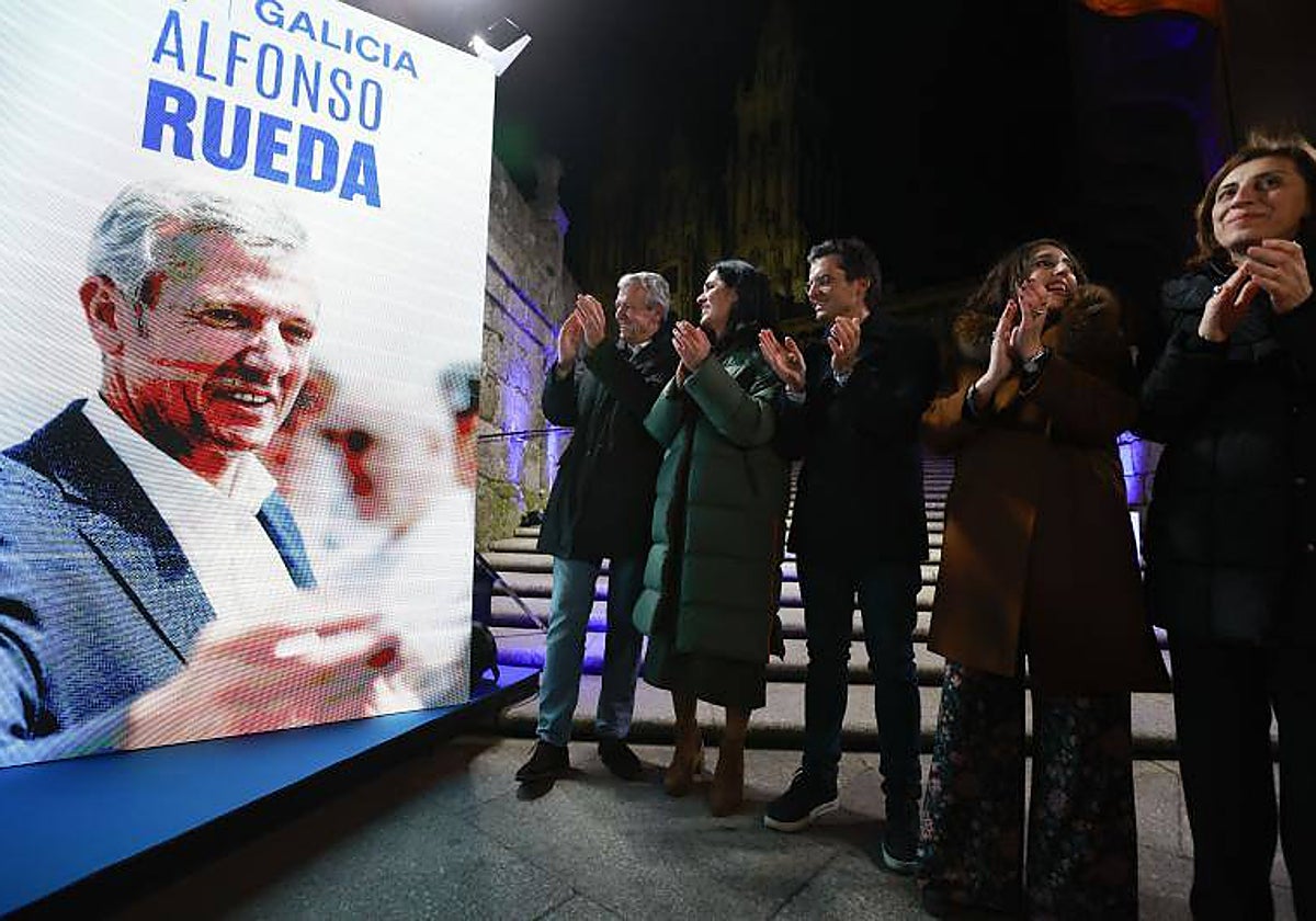 Acto de 'pegada de carteles' con el que el PP gallego arranca oficialmente la campaña del 18F