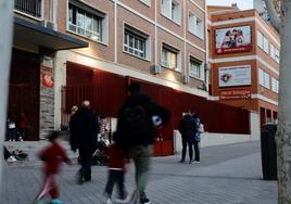 Desalojan un colegio en Las Rozas (Madrid) por un intenso humo con varios intoxicados