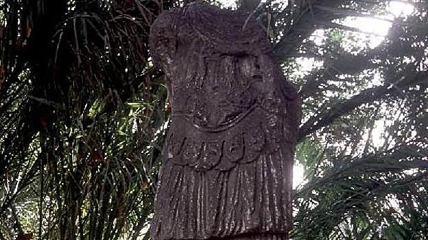 Imagen antes - La thoracata de Montoro, en la finca de la Concepción de los Loring y en el Museo de la Aduana ya limpiada y restaurada.