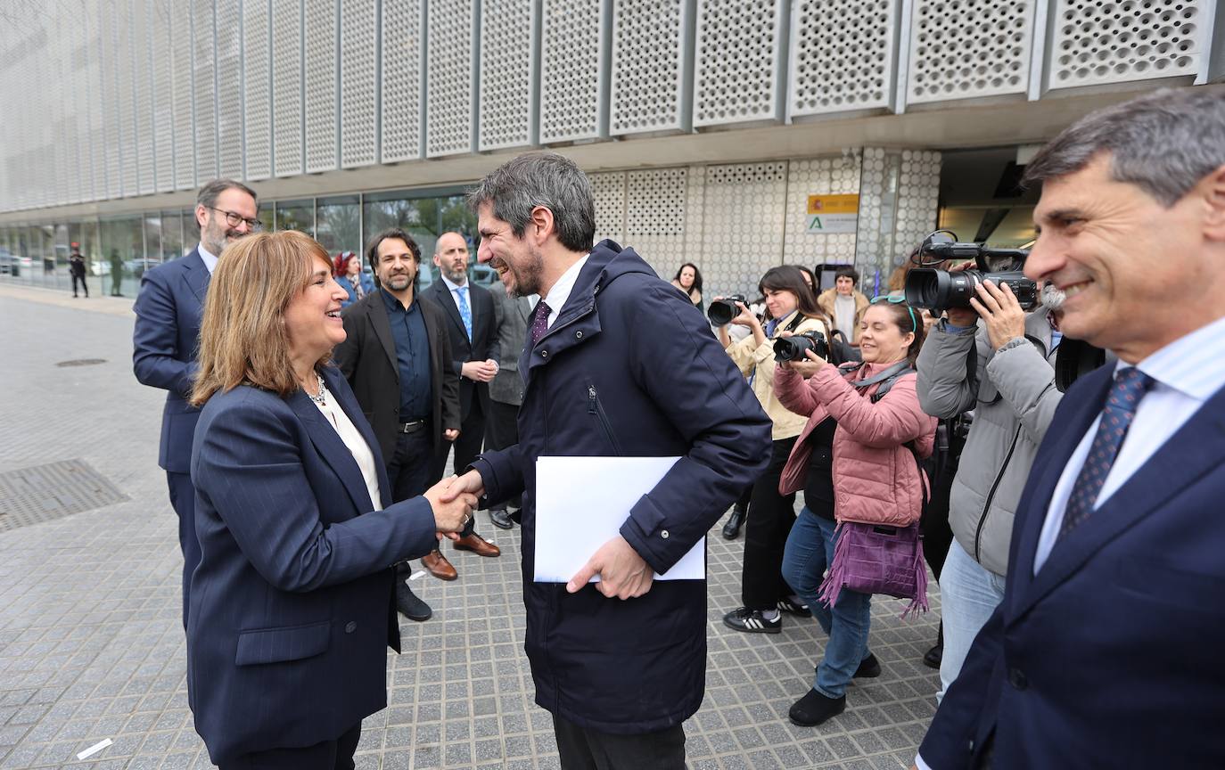Fotos: la inauguración de la imponente Biblioteca Grupo Cántico de Córdoba