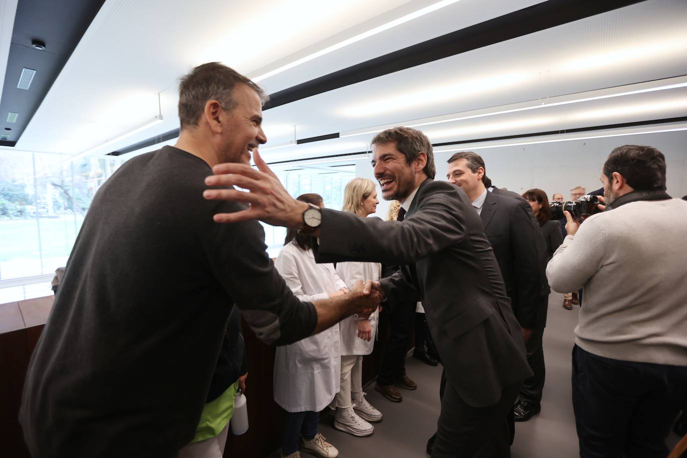 Fotos: la inauguración de la imponente Biblioteca Grupo Cántico de Córdoba