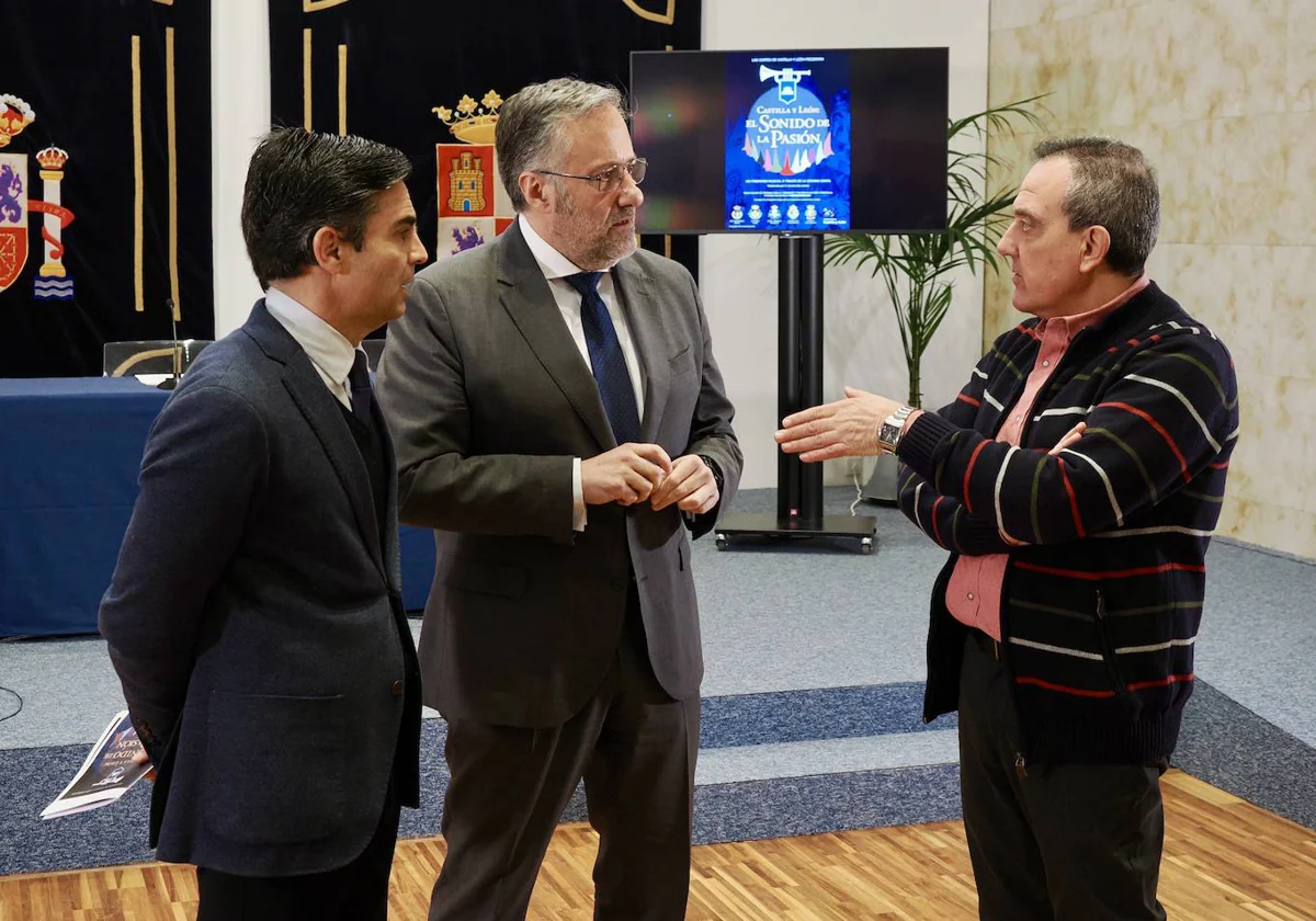 El presidente de las Cortes, Carlos Pollán, participa en el acto de presentación de ‘El sonido de la Pasión’