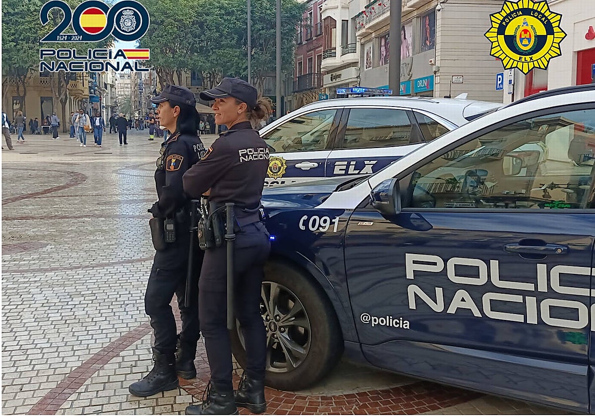 Imagen de archivo de agentes de la Policía Nacional y la Policía Local de Elche