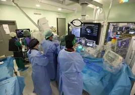 El Hospital Reina Sofía de Córdoba incorpora una nueva técnica de cateterismo para la insuficiencia de la válvula tricúspide