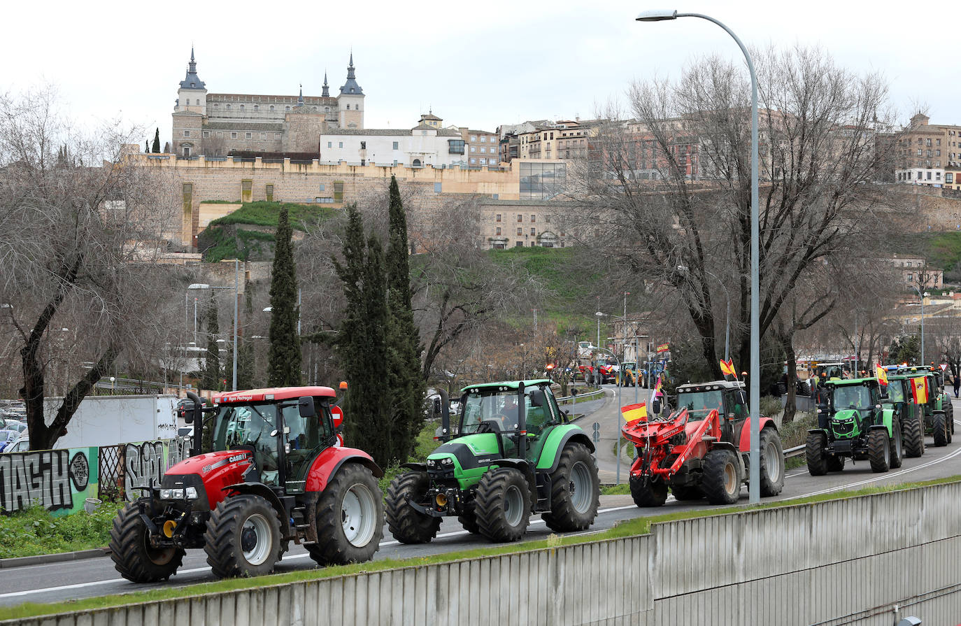 Las imágenes de la tractorada de este viernes en Toledo