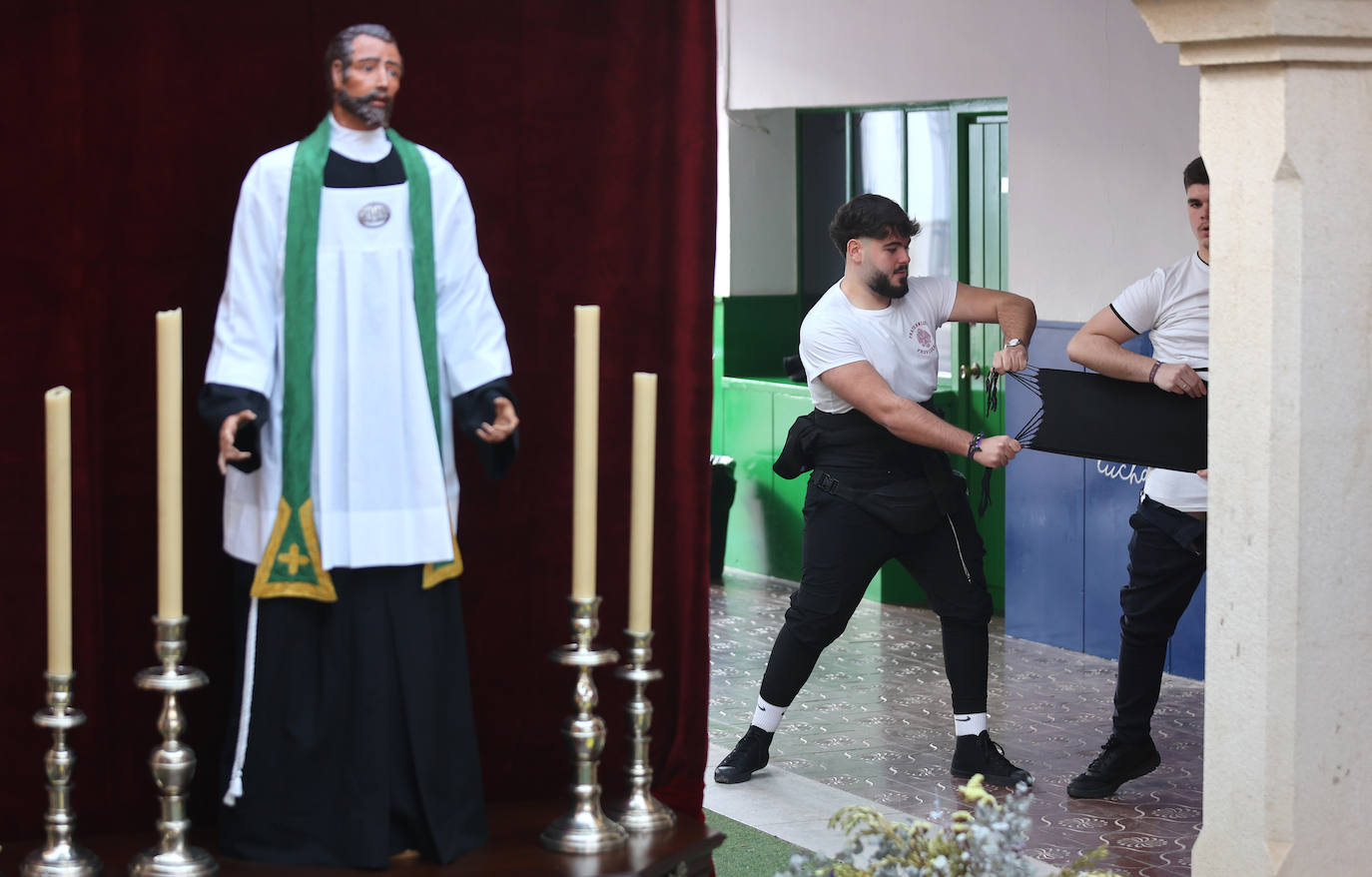 Fotos: La emocionante procesión del Padre Cristóbal en Córdoba