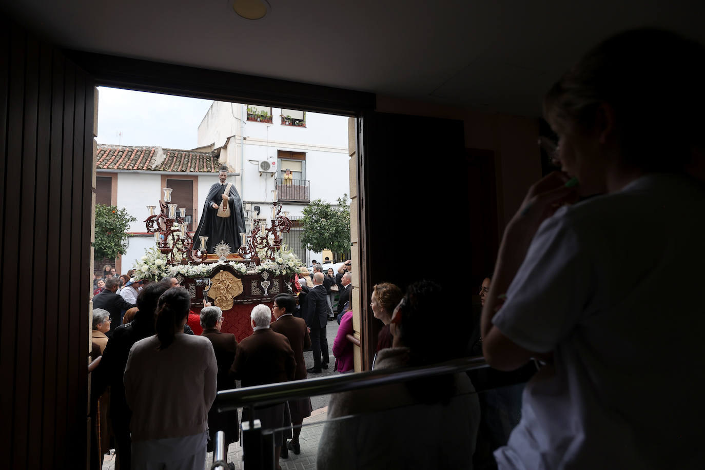 Fotos: La emocionante procesión del Padre Cristóbal en Córdoba