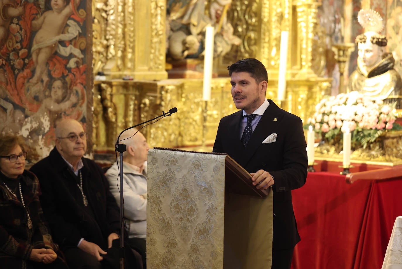 Fotos: El rosario en la exaltación de San Álvaro