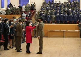 Robles otorgó 164 condecoraciones sin pensionar para los «héroes» de Afganistán