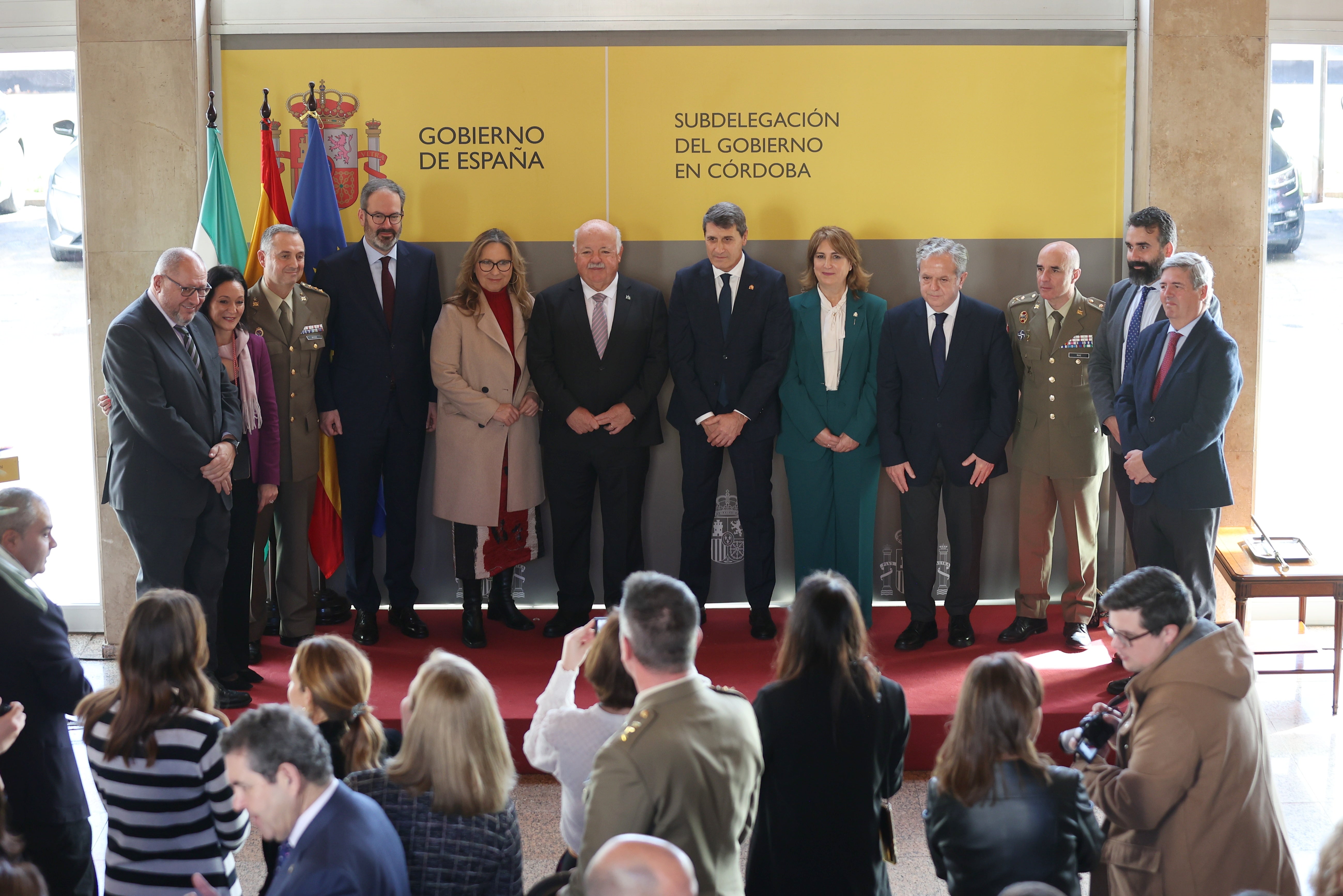 Fotos: la multitudinaria puesta de largo de la subdelegada del Gobierno en Córdoba
