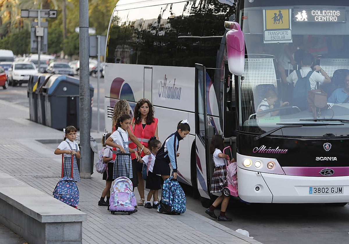 Tráfico sanciona a uno de cada tres autobuses escolares en Castilla y León