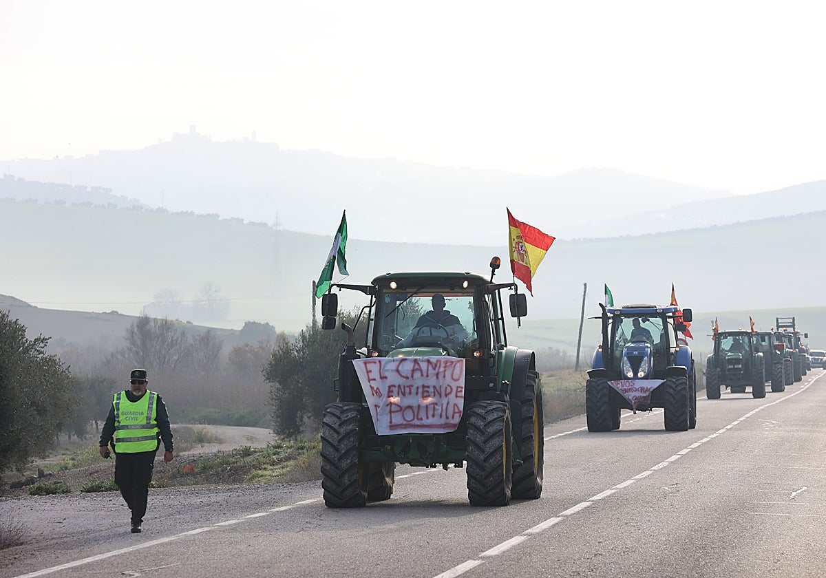 Un momento de una tractorada de protesta de los agricultores en Córdoba
