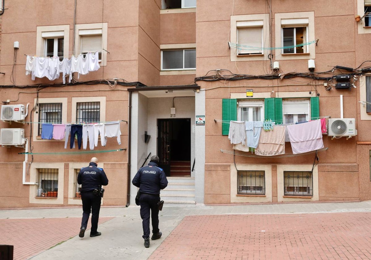 La Policía Municipal, en las inmediaciones del barrio de los hechos