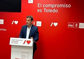 El PSOE pide a Velázquez y Cañizares que dejen su 'luna de miel' y se pongan a trabajar