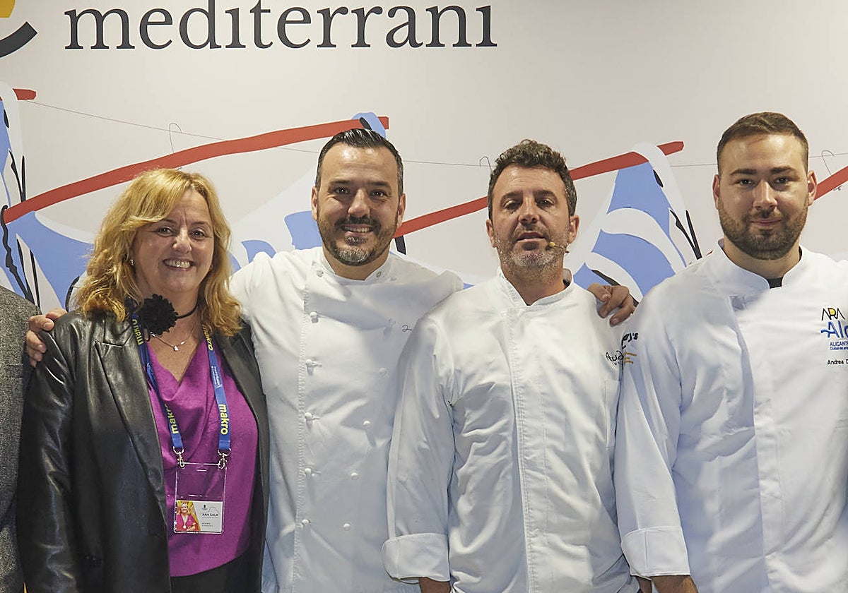 Imagen de la alcaldesa de Calpe, Ana Sala, junto a José Manuel Miguel, Rafa Soler y Andrea Drago, representantes de los restaurantes con estrella Michelin del municipio