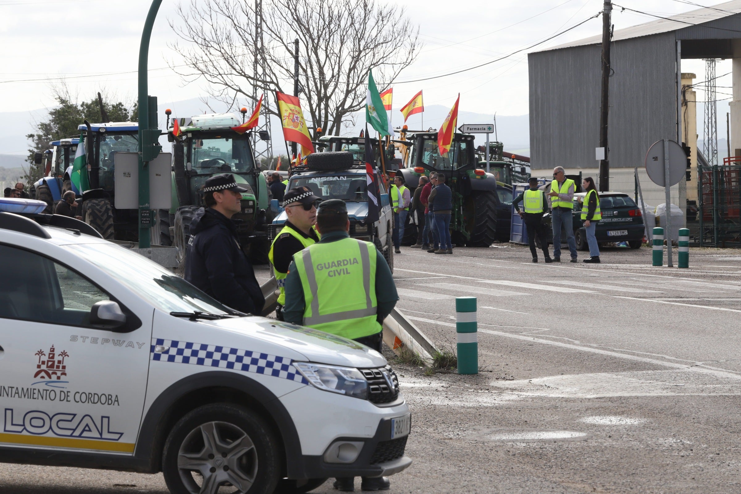Fotos: las tractoradas colapsan varias carreteras de Córdoba