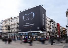 Las gafas inmersivas canarias se han adueñado de la Puerta del Sol: ¿Qué son las 'Canary Vision Project'?