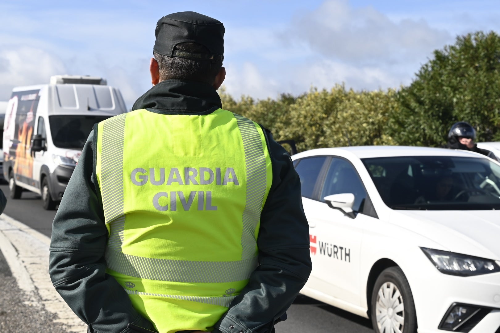 Fotos: el corte de la autovía A-4 por los agricultores en La Carlota