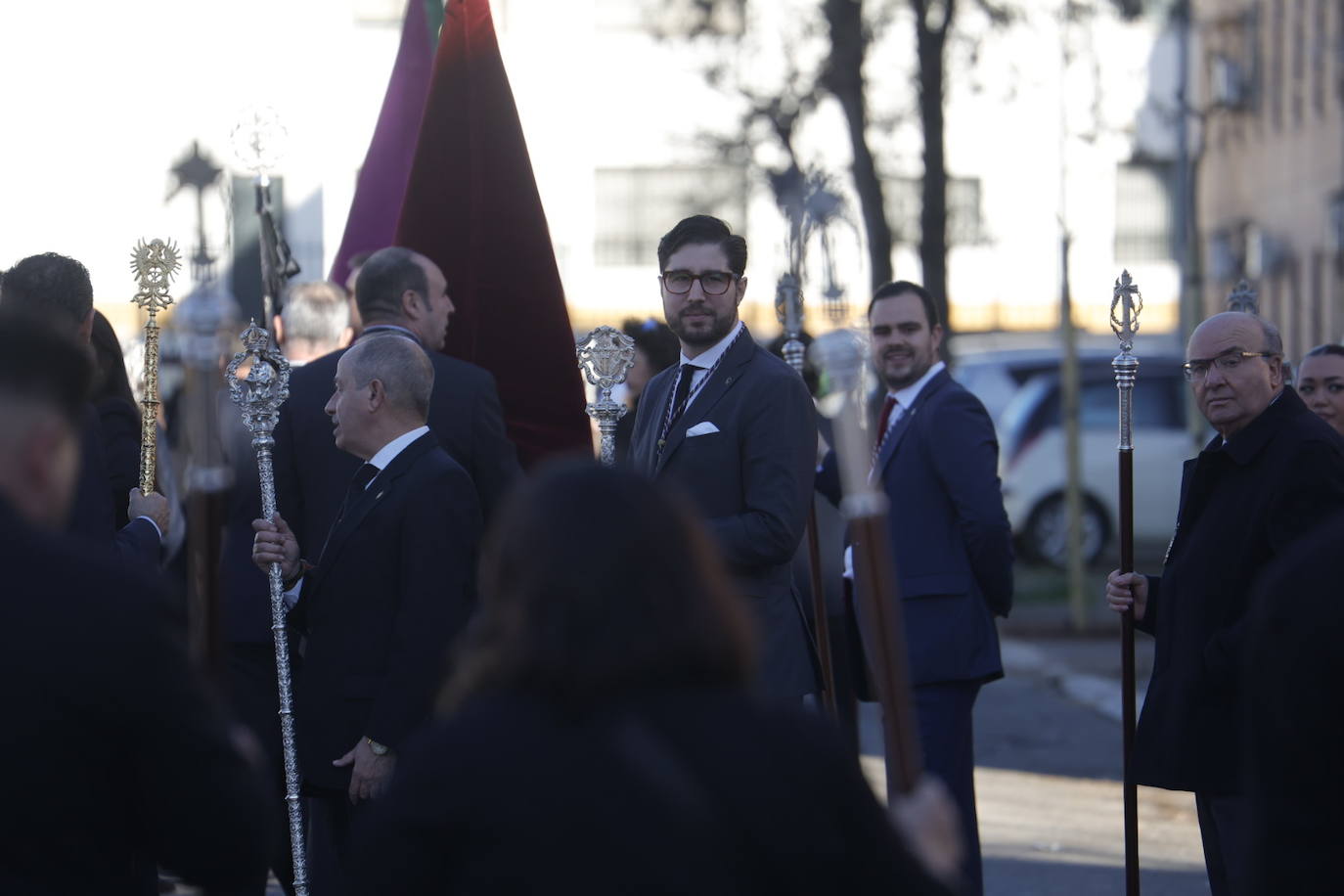 Fotos: El Cristo de la Piedad sale hacia la Catedral para el Vía Crucis de las cofradías de Córdoba