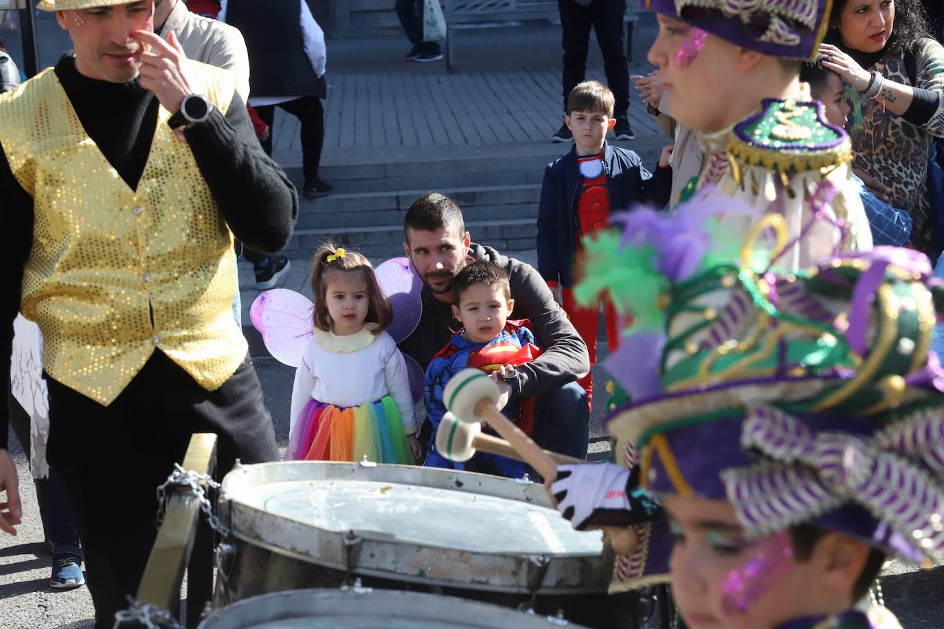 Fotos: la Cabalgata del Carnaval llena de exuberancia las calles de Córdoba