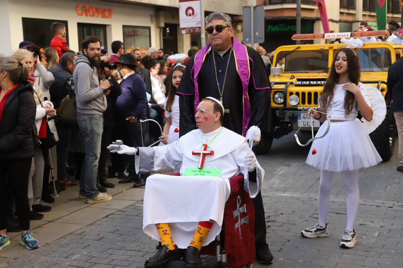 Fotos: la Cabalgata del Carnaval llena de exuberancia las calles de Córdoba