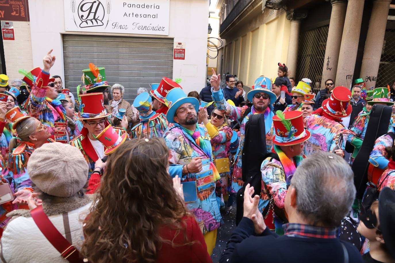 Fotos: la Cabalgata del Carnaval llena de exuberancia las calles de Córdoba