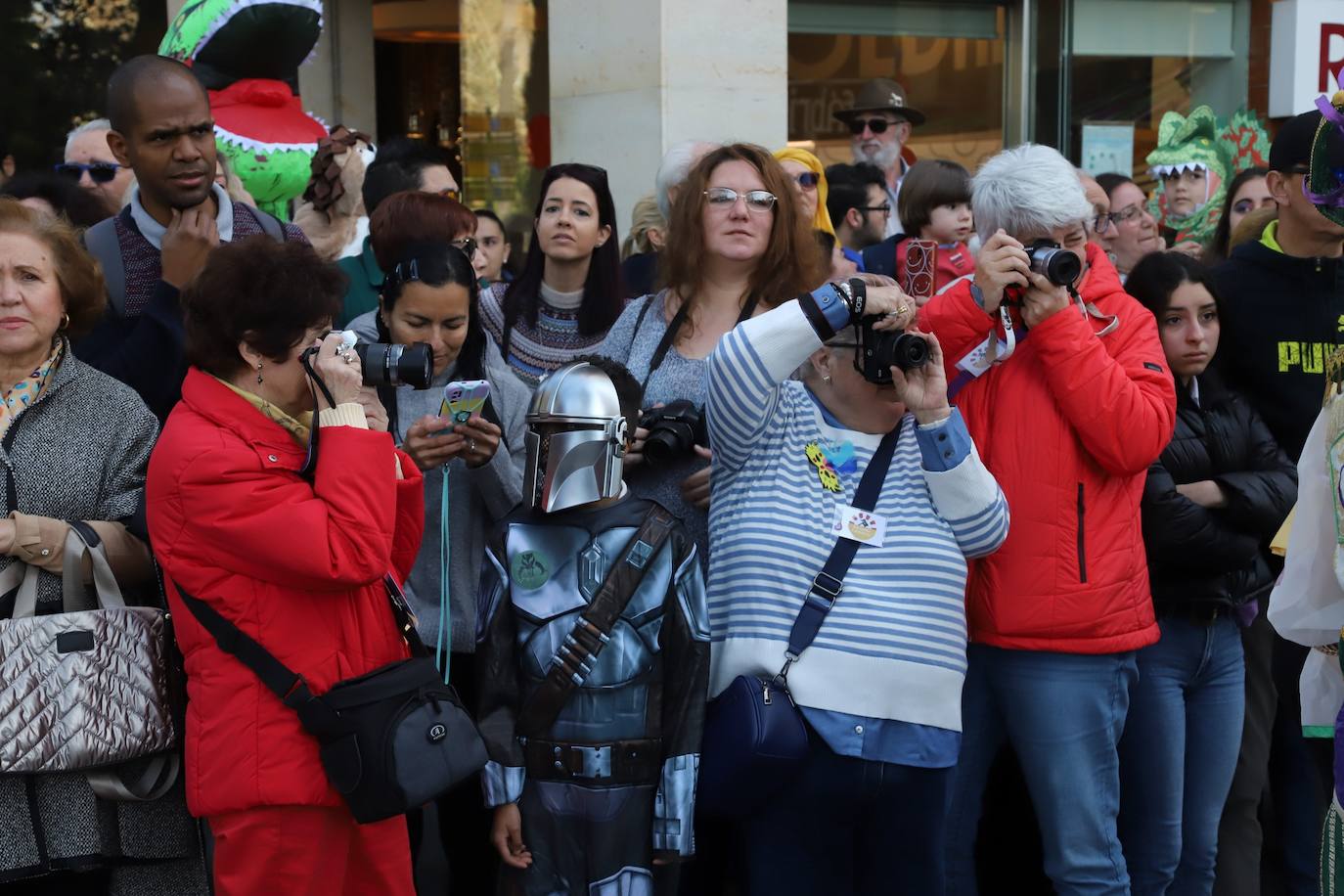 Fotos: la Cabalgata del Carnaval llena de exuberancia las calles de Córdoba
