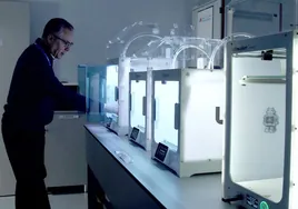 La impresora 3D del Hospital 12 de Octubre para fabricar biomodelos obtiene la certificación de Aenor