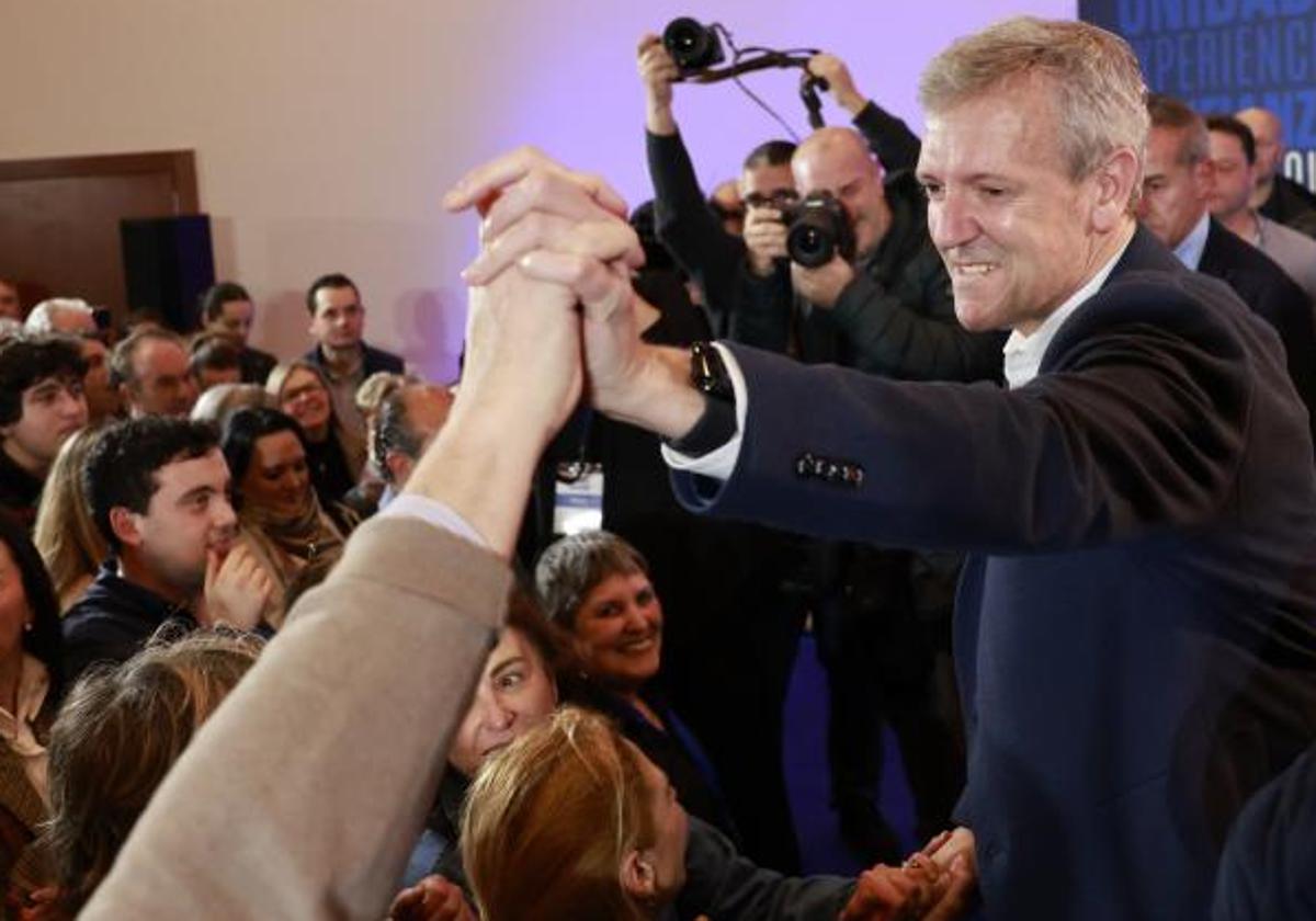 Alfonso Rueda tras la victoria en la sede del PP de Galicia